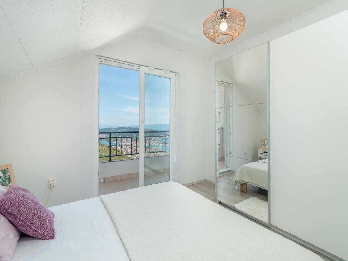 Scenic Sea View,Three Bedroom Villa With Pool Trogir Extérieur photo