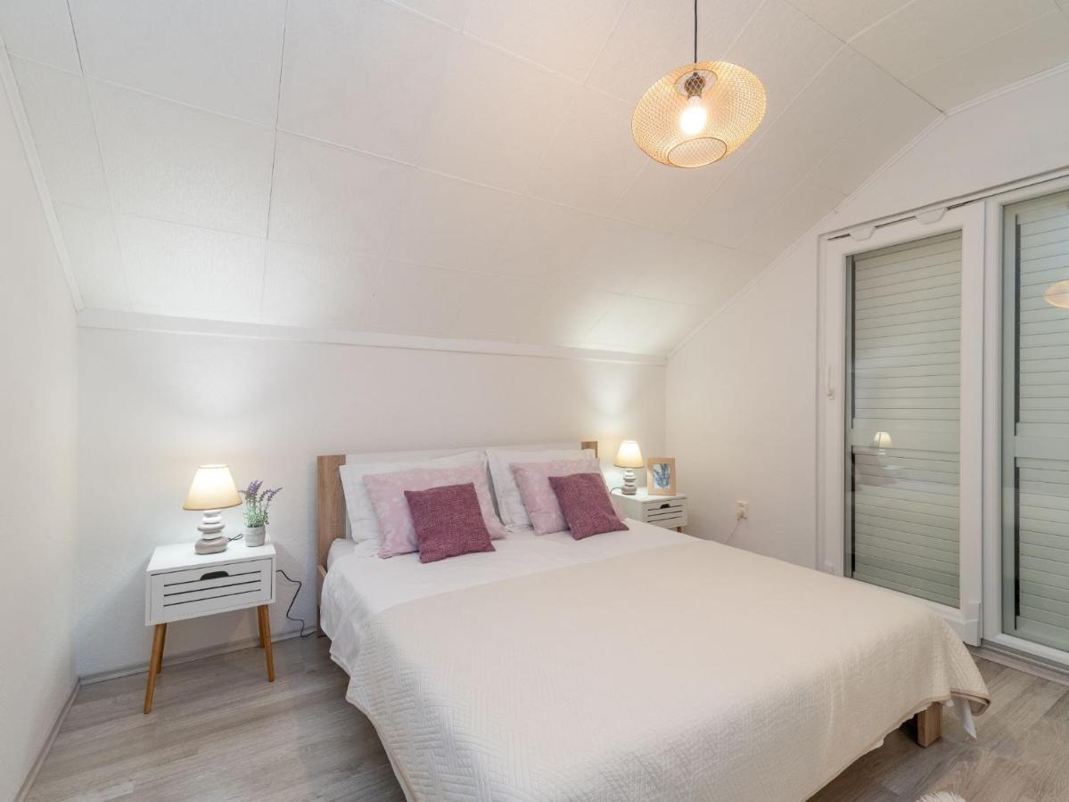 Scenic Sea View,Three Bedroom Villa With Pool Trogir Extérieur photo